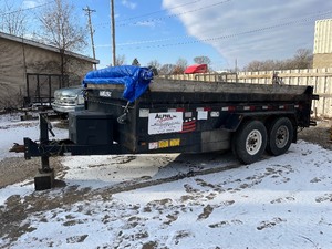 lot 6 image: Dump Trailer