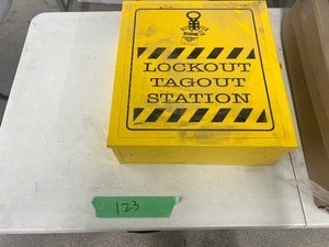 lot 123 image: LOCKOUT STATION W LOCKOUTS
