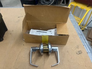 lot 159 image: COMMERCIAL DOOR HANDLE