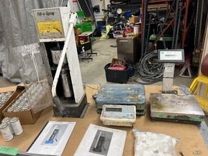 lot 174 image: FILL-N-SPRAY SYSTEM MODEL 14 W AEROSAL CANS AND VA PROFESSIONAL SCALES