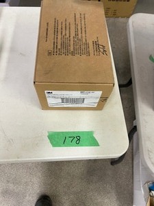 lot 178 image: CASE OF 3M HOTMELT ADHESIVE 12 X 12 GLUE STICK