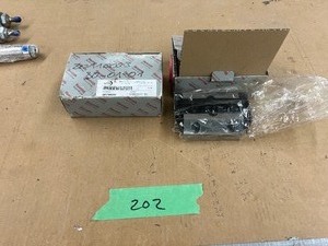 lot 202 image: 2) CEFLA RUNNER BLOCKS 20110003 80-01-07
