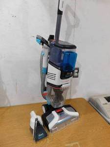 lot 27 image: Shark Corded Carpet Expert with Stain striker pet deep carpet cleaner, built-in spot stain cleaner, shampooer