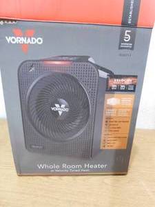 lot 79 image: Vornado Forced Air Velocity 5 Whole Room 1500-Watt 5118 BTU Electric Space Fan Electric Heater Furnace, Black