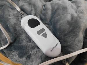 lot 81 image: HANDY HEATER 50 in. x 60 in. Grey Heated Throw Blanket