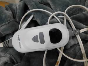 lot 82 image: HANDY HEATER 50 in. x 60 in. Grey Heated Throw Blanket