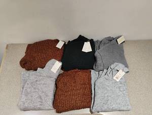 lot 11 image: 6 NEW WOMENS SWEATERS SIZE MEDIUM