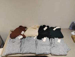 lot 5 image: 8 NEW WOMENS SWEATERS SIZE LARGE