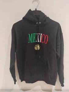 lot 17 image: NEW MEXICO BLACK HOODIE SWEATER SIZE MEDIUM