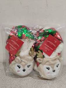 lot 67 image: NEW 2 PACK OF WONDERSHOP SLIPPER SOCKS