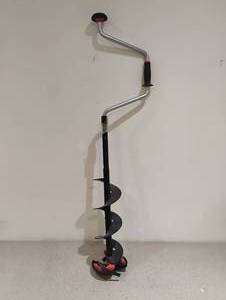 lot 122 image: HAND ICE AUGER