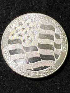 lot 17 image: 1 TROY OZ .999 FINE SILVER GOLDEN STATE MINT ROUND