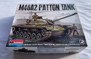 lot 40 image: M48A2 Patton Tank Monogram 135 Model