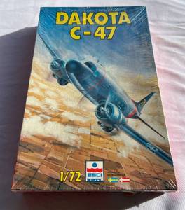 lot 45 image: Dakota C-47 ESCI 172 Model Airplane