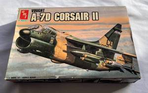 lot 46 image: A-7D Corsair II Vought Model Airplane Kit AMT 172