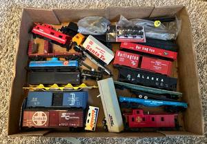 lot 108 image: Large Box of Various HO Scale Train Parts and Pieces