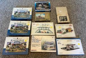lot 115 image: (10) Various HO Scale Model Buildings - Exxon Station, Trackside Maintenance, Diesel House, Pumping Stateuon, Police Statuon, Main Stree, Dry Goods, School House