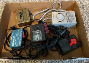 lot 123 image: Lot of 5 Transformers Model Train - Tyco, LGB, Model Power, Life Like, Bachman