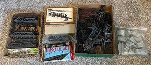 lot 126 image: Large Lot of HO Scale Bridge and Trestle Sets - Vintage Model Trains