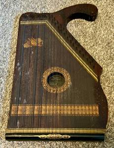 lot 134 image: Vintage Mandolin Guitar by American Music Company