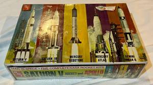 lot 149 image: Saturn V Rocket and Apollo Spacecraft Model Kit - Vintage