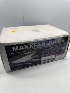 lot 33 image: MAXX FAN 6200K