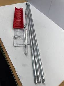 lot 39 image: Extreme Max Poly Roof Rake - 16 Reach with 23 Blade