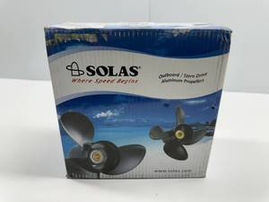 lot 52 image: SOLAS 2211-101-13 Amita 3 Aluminum 3-Blade Propeller - RH, 10.1 Diameter x 13 Pitch x 14-Spline