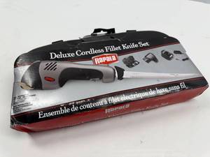 lot 68 image: Rapala Deluxe Cordless Fillet Knife