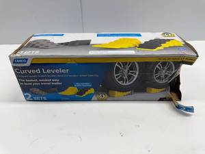 lot 74 image: Camco Curved Leveler - Pack Of 2 - 44425