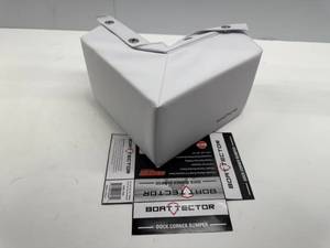 lot 88 image: Extreme Max BoatTector Dock Bumper - Large (12 x 12 x 6 x 4), Corner