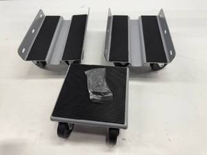 lot 134 image: Extreme Max 5800.2009 Economy Snowmobile Dolly System