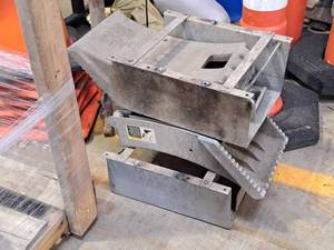 lot 207 image: Lot of (2) Zico Quic-Choc Wheel Chocks SAC-44