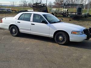 2005 Ford Crown Victoria Police Interceptor Sedan