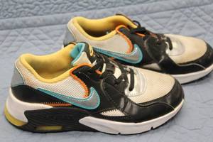 Nike AIR Max Athletic Sneakers Size 2.5Y