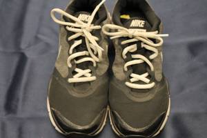 Used Nike Running Shoes in Black and Grey - Size 8