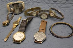 Lot of 10 Assorted Vintage Watches