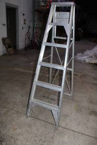 Commercial Aluminum Step Ladder - Type I rated for 250 lbs