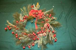 lot 17 image: Decorative Christmas Wreath with Pine Cones and Red Berries