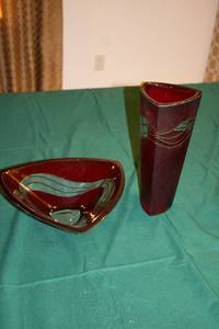 lot 18 image: Artistic Handcrafted Glass Vase and Bowl Set with Unique Design