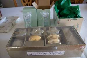 lot 127 image: Set of 7 Gold Gift Set with Decorative Candle Holders and Vases
