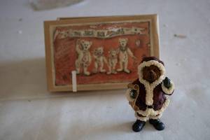lot 128 image: Boyds Bears Santa Bear Figurine with Original Shoe Box Packaging