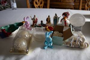 lot 142 image: Mixed Holiday Decor Lot with Figurines, Bowls, and Candles