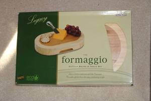 lot 51 image: Formaggio Cutting Board and Tools Set - Bamboo Cheese Board with Stainless Steel Tools
