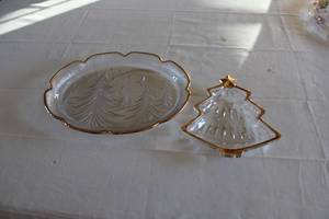 lot 63 image: Vintage Glass Serving Platter and Christmas Tree Dish Set