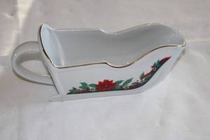lot 77 image: Tienshan Fine China Deck the Halls Creamer with Poinsettia Design