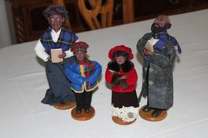lot 84 image: Set of 4 Handcrafted Traditional African American Figurines