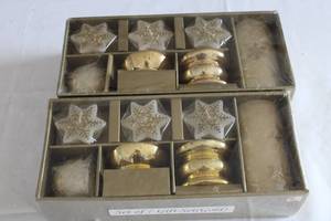lot 116 image: Set of 7 Gold Gift Set with Snowflake Decorations
