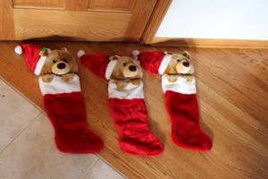 lot 136 image: Set of 3 Plush Bear Christmas Stockings