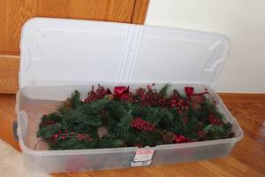 lot 161 image: Decorative Christmas Garland with Red Bows and Pinecones